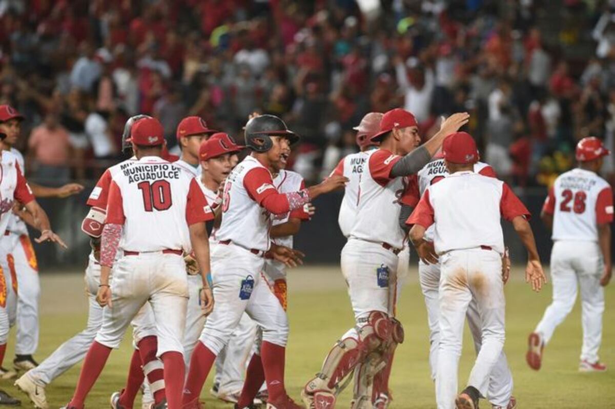 ¡COCLÉ VA A LA FINAL! La 'leña roja'ganó  por 'nocaut 'a Chiriquí | VIDEO