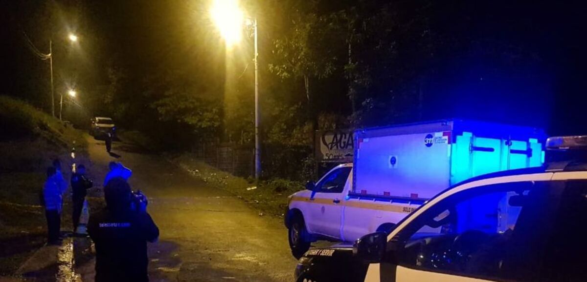 Descubren cuerpo sin vida en un auto