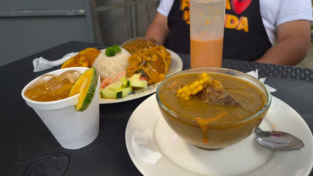 La Casa del Sabor: la sopa y el  recargado de mariscos que conquista Sabanita