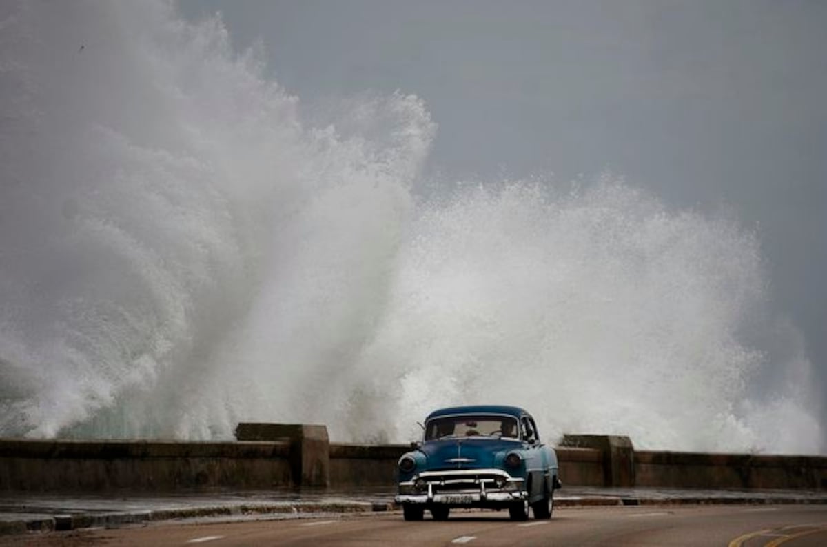 Trump declara estado de emergencia en la Florida ante llegada de huracán Michael