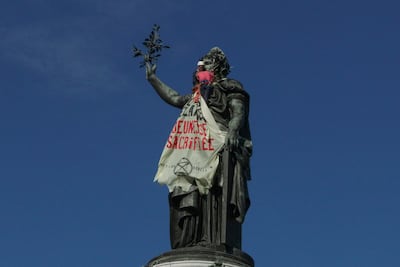 ¿QUÉ ESTÁ PASANDO EN FRANCIA? 86 mil estudiantes protestan por profesores ausentes, aulas deterioradas y mejores condiciones