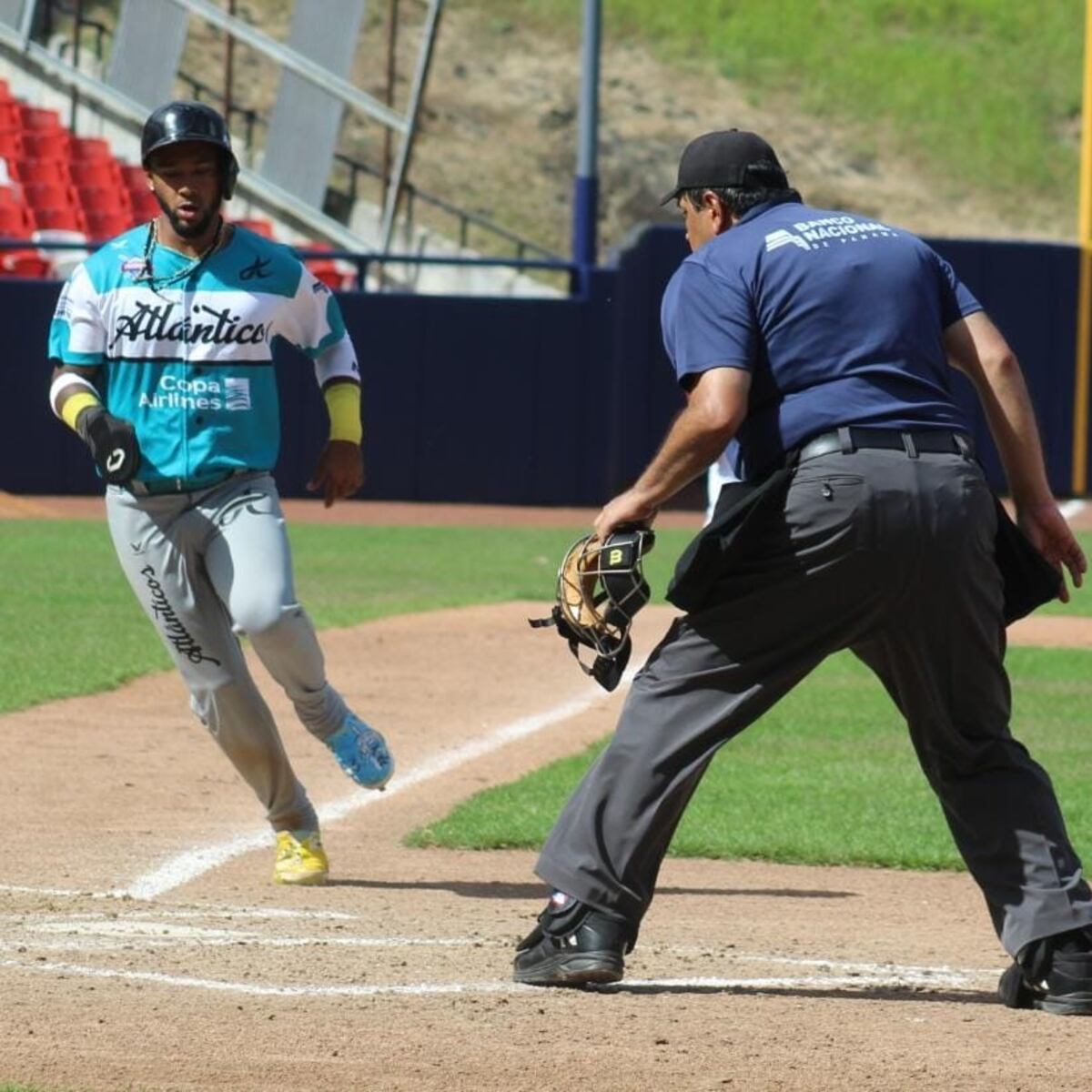 Atlánticos explotan con el madero y despluman a las Águilas