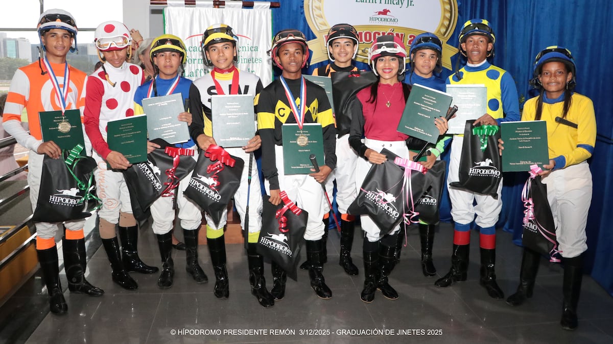 Academia Laffit Pincay Jr. entrega once nuevos jinetes con premios y reconocimientos