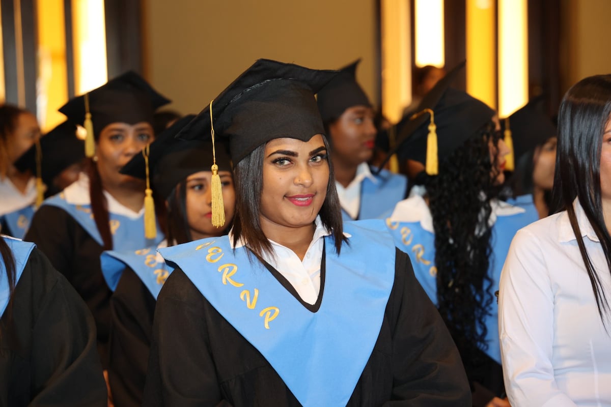 Entre libros y esperanza, privadas del Cefere culminan sus estudios