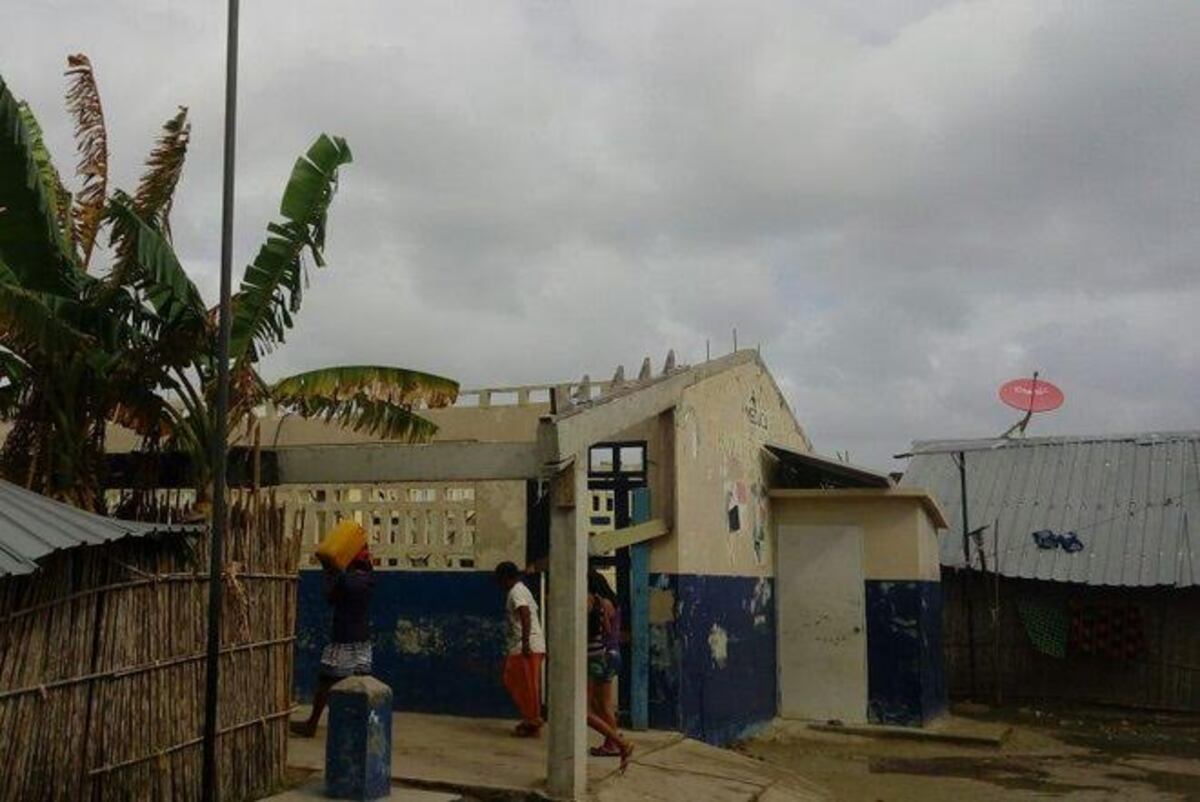 ¡SIN TECHO! Así se encuentra la escuela de Gardi Dubbile en Guna Yala |VIDEO