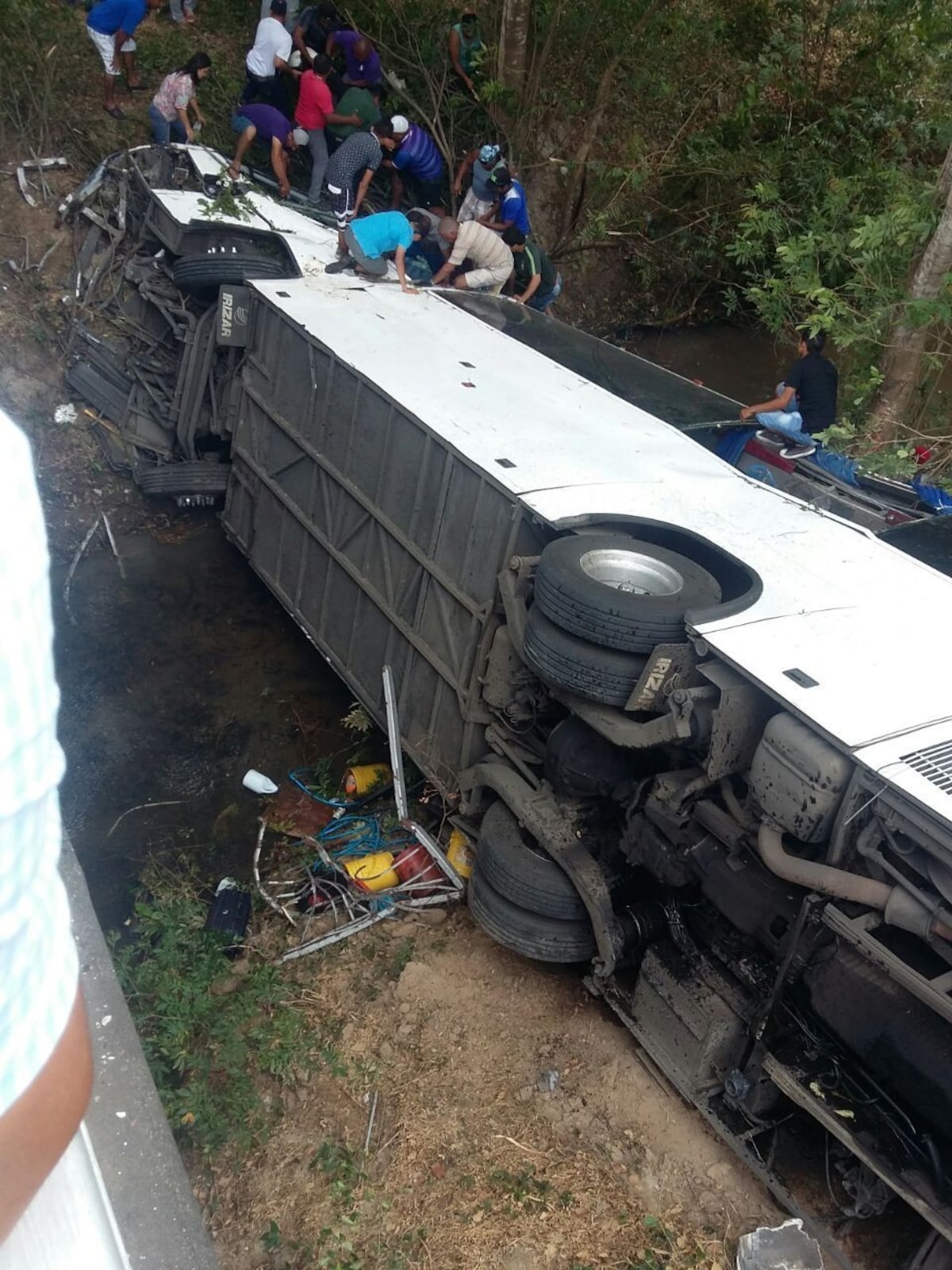 VIDEO| Captan las últimas horas de vida de los pasajeros del bus 