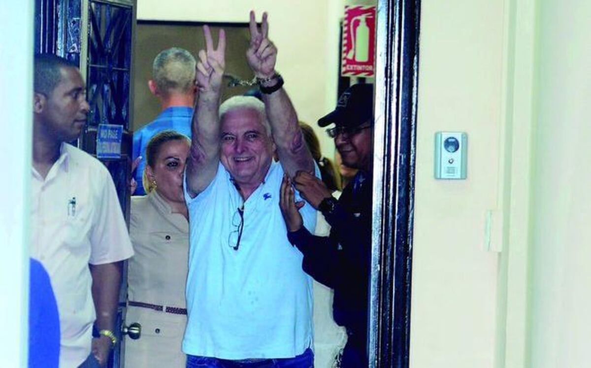 Martinelli renuncia al Parlacen. ¿Qué se trae? Querellantes reaccionan