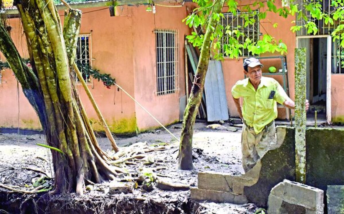 ¡DESOLACIÓN! Reina entre afectados de las fuertes lluvias en Chiriquí