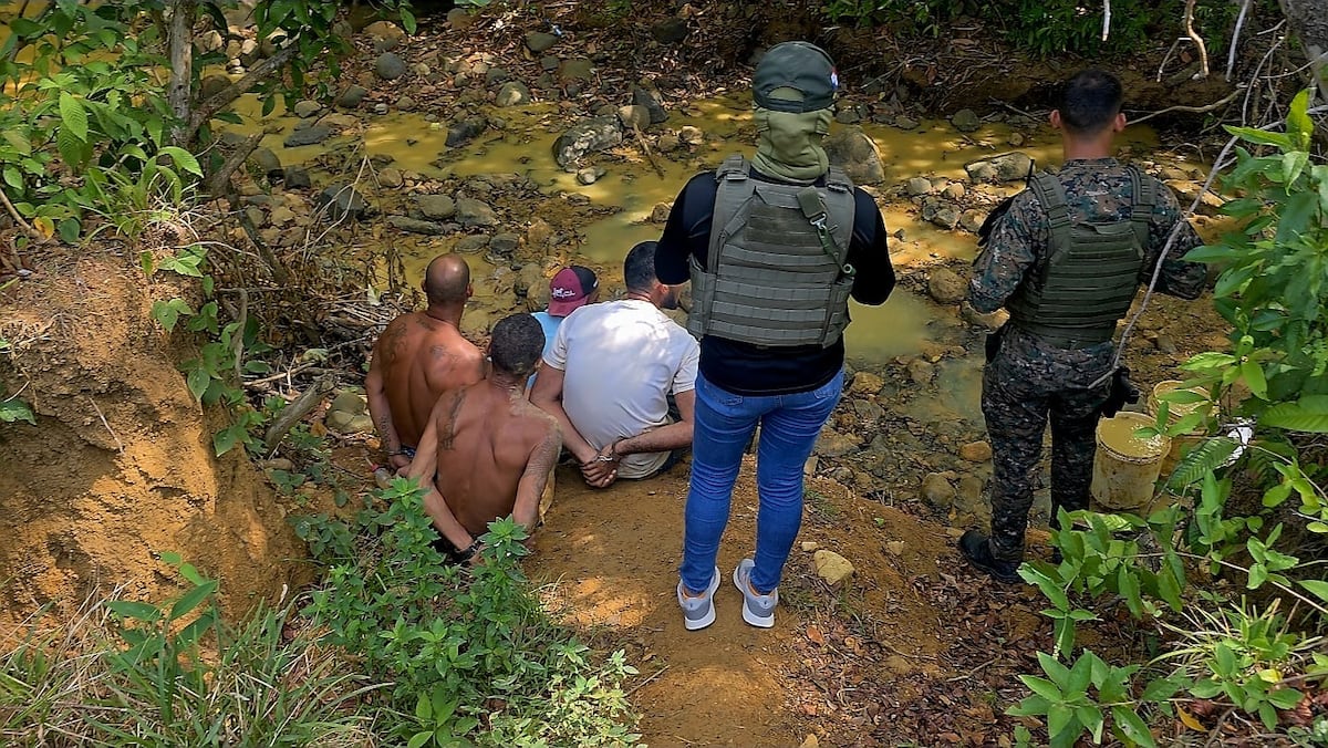 SENAFRONT asesta duro golpe a la minería ilegal: cinco aprehendidos y oro decomisado
