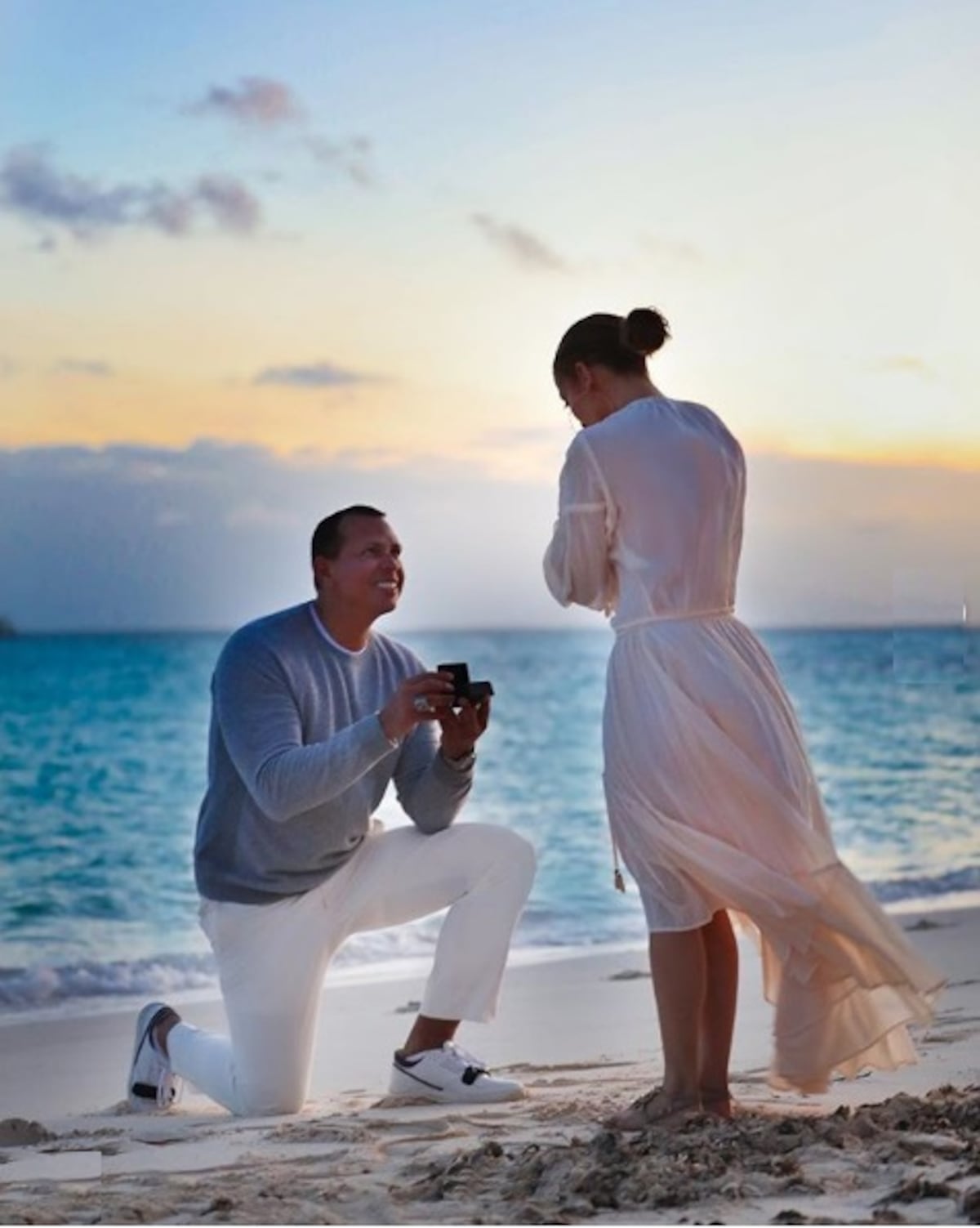 Exesposa de Alex Rodríguez le envía un mensaje tras su compromiso con J.Lo