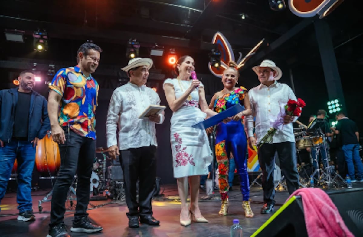 ¡Se llevaron otro aplauso! Samy y Sandra reciben homenaje por mantener viva la música típica