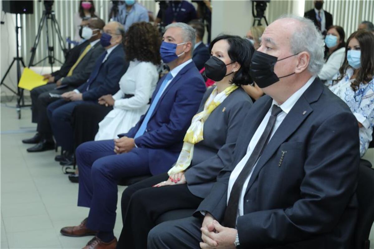 Presidente de la Corte rinde informe a pocos días de abandonar el cargo