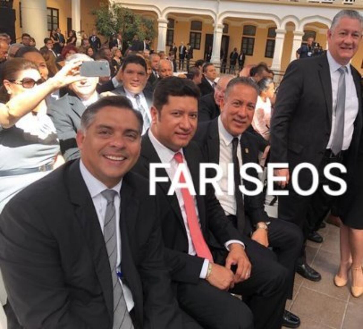 La Seguridad del Papa no le dio privilegios a políticos y el gesto es aplaudido