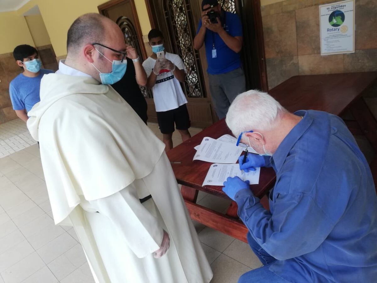 Ahora sí, Martinellli hará su donación. Un jabón a cada detenido, mientras personal de NexTV se queja de que no les pagan