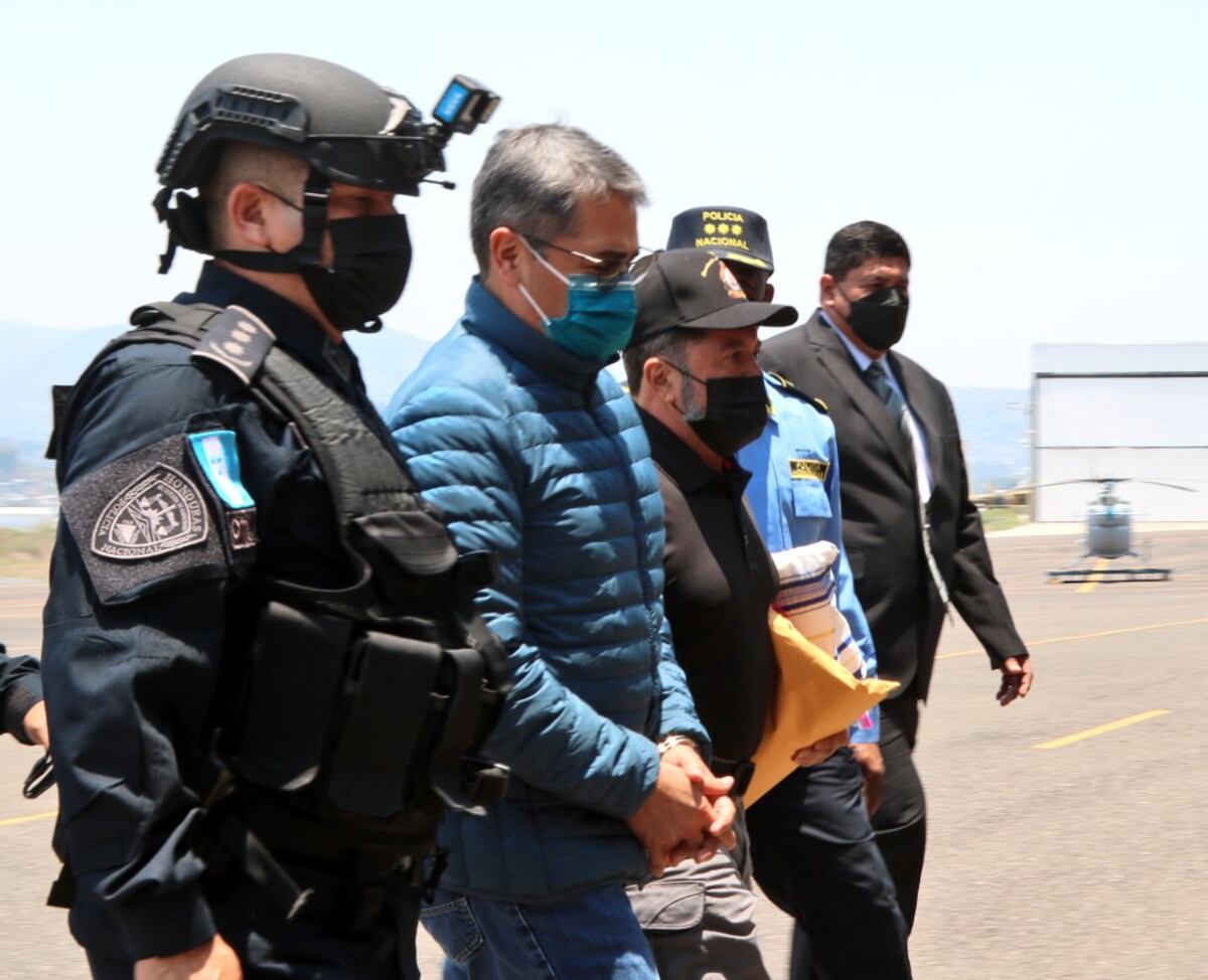 Histórico. Avión de la DEA se acaba de llevar hacia EE.UU al expresidente de Honduras Juan Orlando Hernández