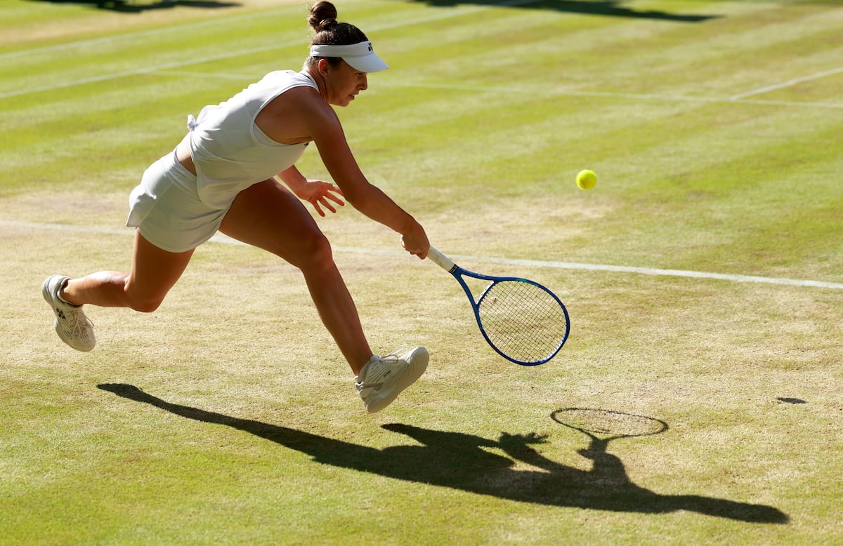 Linda Noskova conquista Wimbledon con 21 años