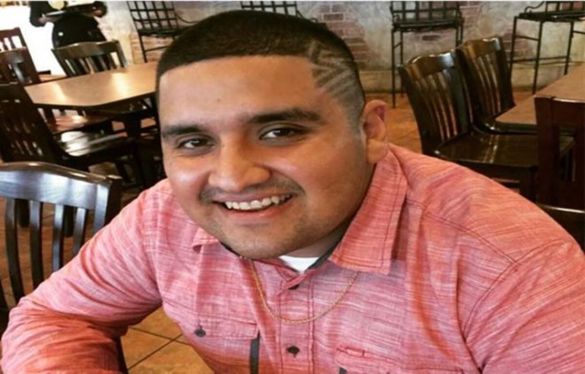 Joven que sobrevivió a tiroteo de Florida muere en accidente vial