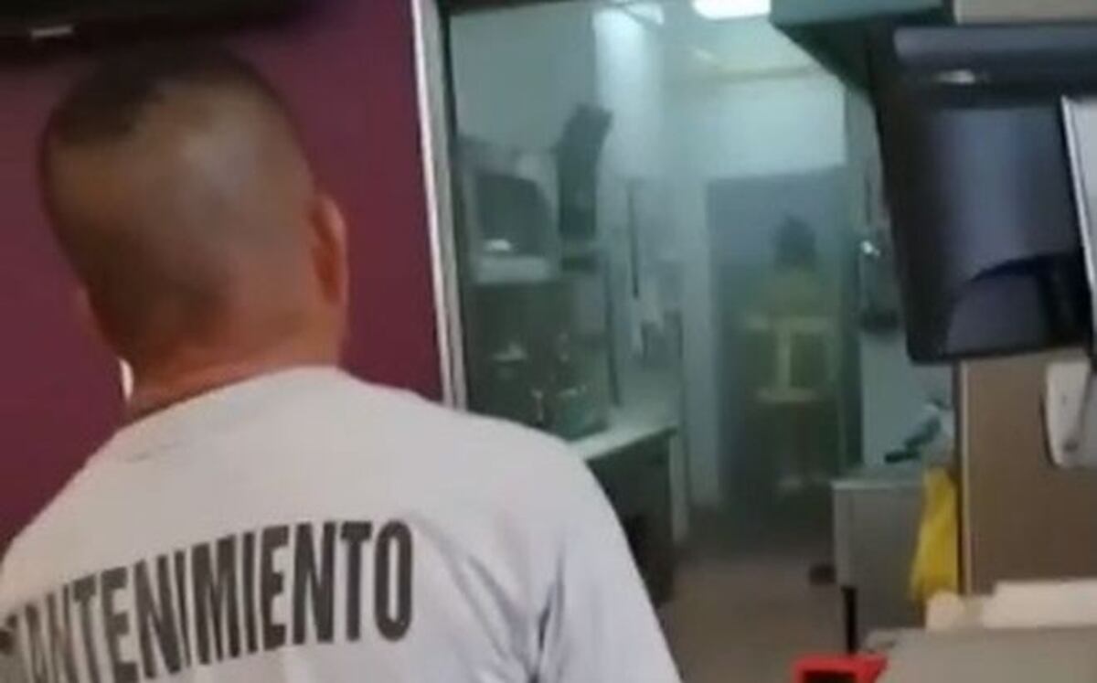 Explosión en restaurante en pleno 'mall' | Videos
