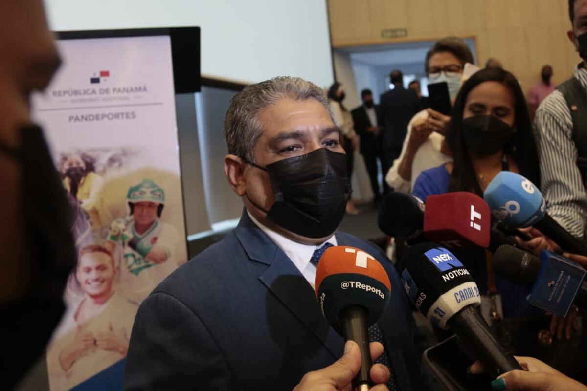 Gremios de salud exigen su dinero, pero ministro Sucre dice que no permitirá que jueguen con la salud