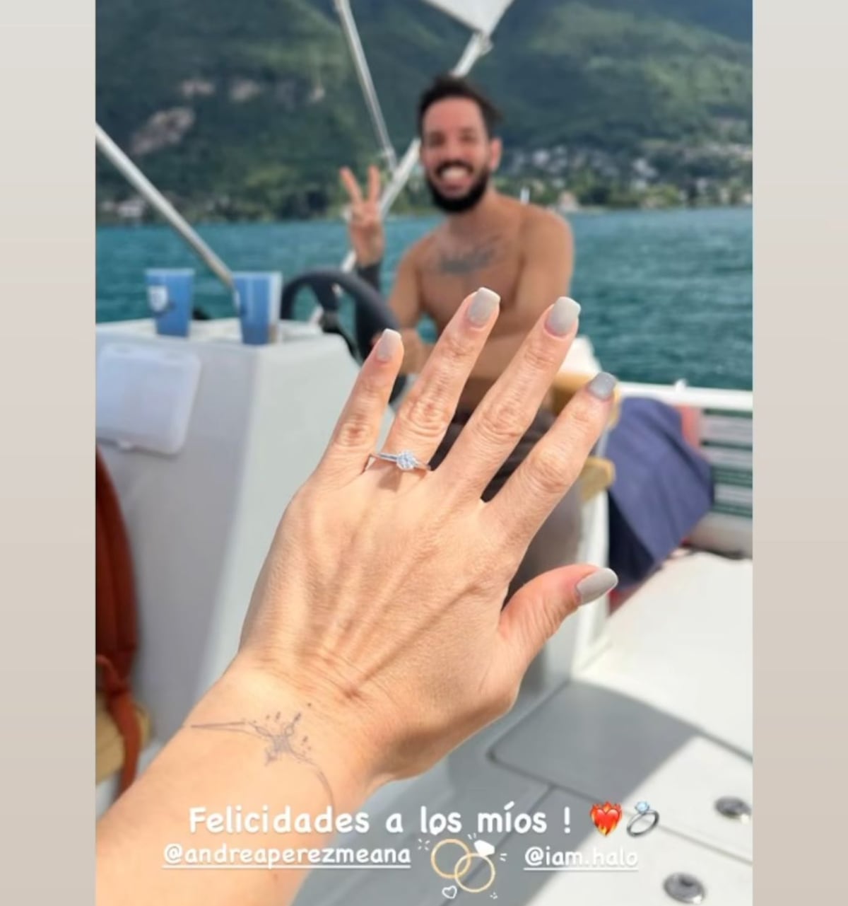‘Le dieron el anillo’ Andrea Pérez Meana se comprometió en pleno viaje