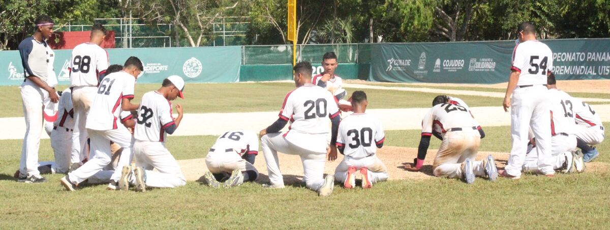 Panamá sigue invicta al noquear a Argentina