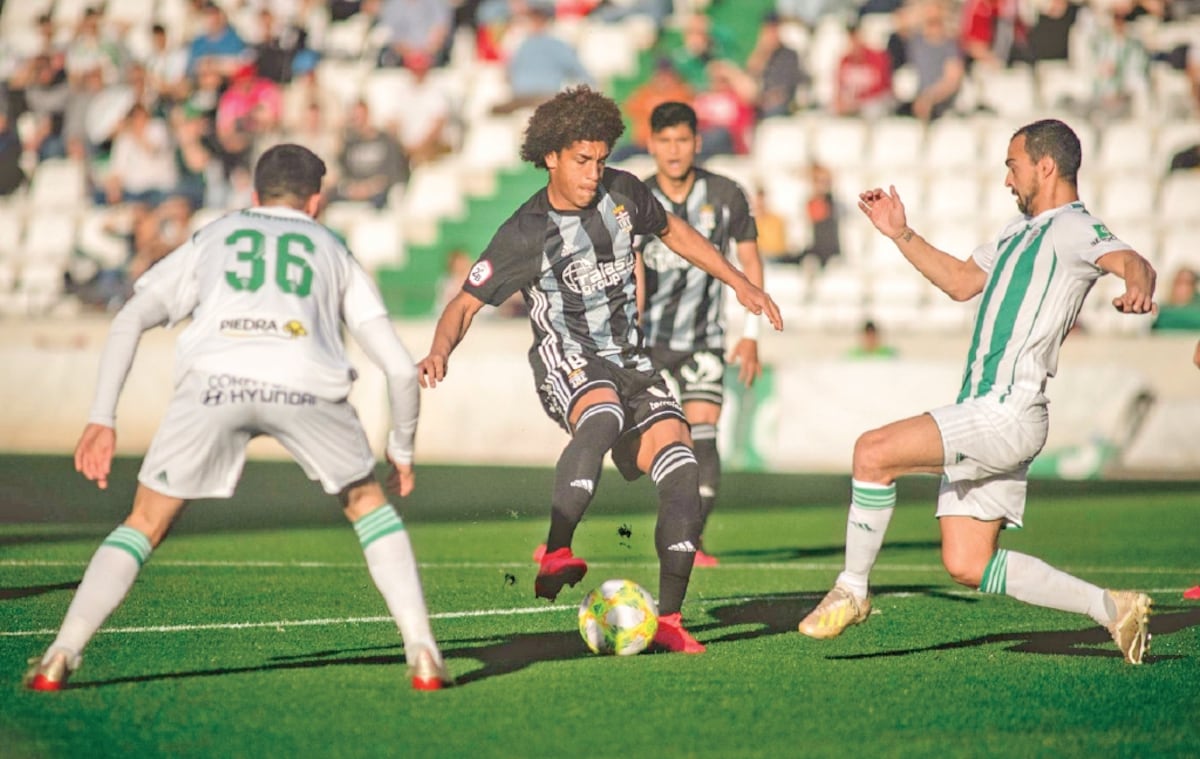Solo un triunfo más para llegar a la segunda división del fútbol de España