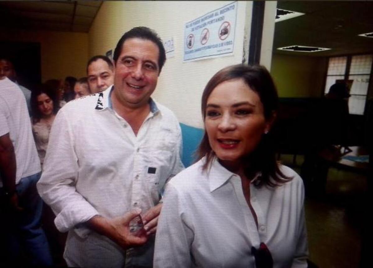 Martín Torrijos y Vivian celebran aniversario de bodas. Él muestra cómo lucían cuando se casaron +Fotos