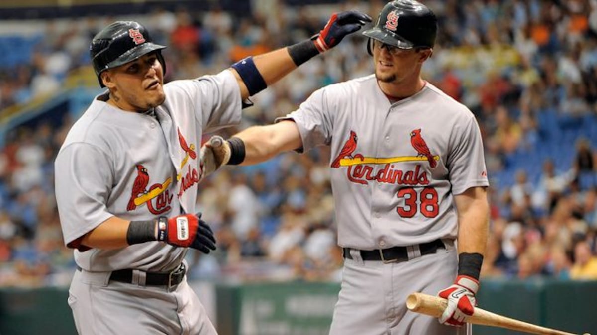 Ex pelotero de Grandes Ligas se gradúa de doctor y combatirá el coronavirus