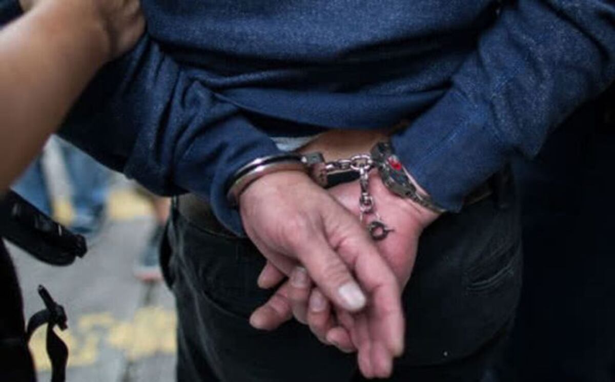 Capturan a un profesor por envenenar a 23 niños con el desayuno