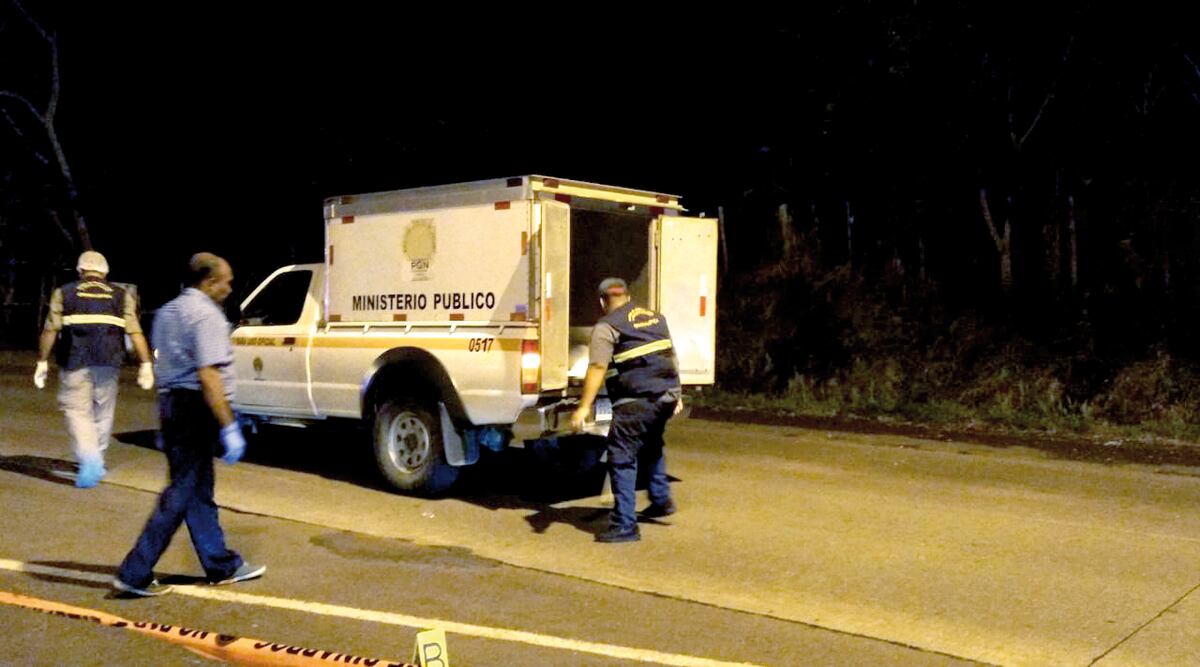 Decidió acostarse en plena carretera y fue aplastado por un auto en la comunidad de Rincón de Gualaca, Chiriquí