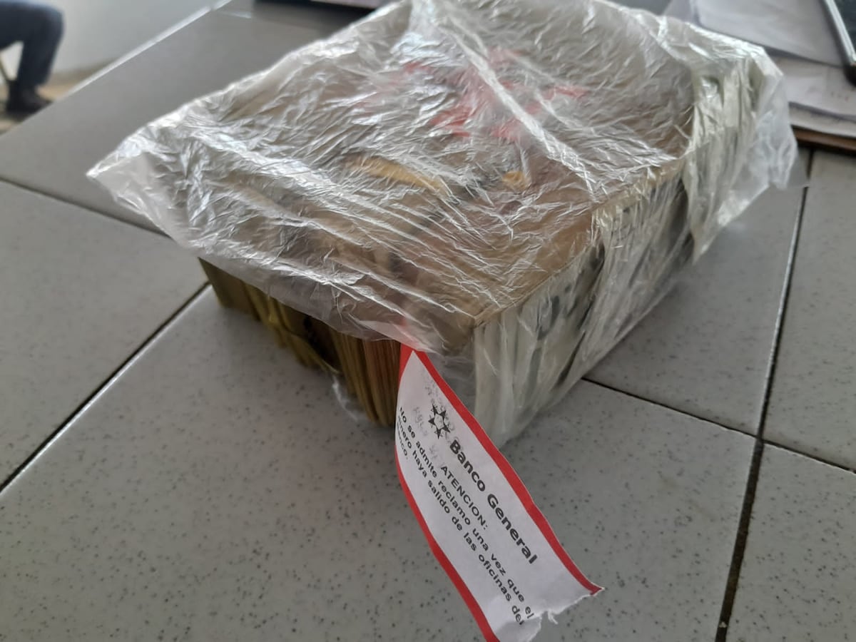 Tentativa de Robo Frustada: La Policía Captura a Individuo Intentando Hurtar $15,000 mediante Marcaje