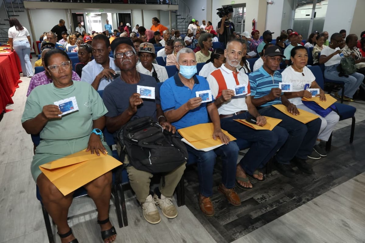 Mides entrega más de 3 mil nuevas Tarjetas Clave Social y anuncia fechas de pago