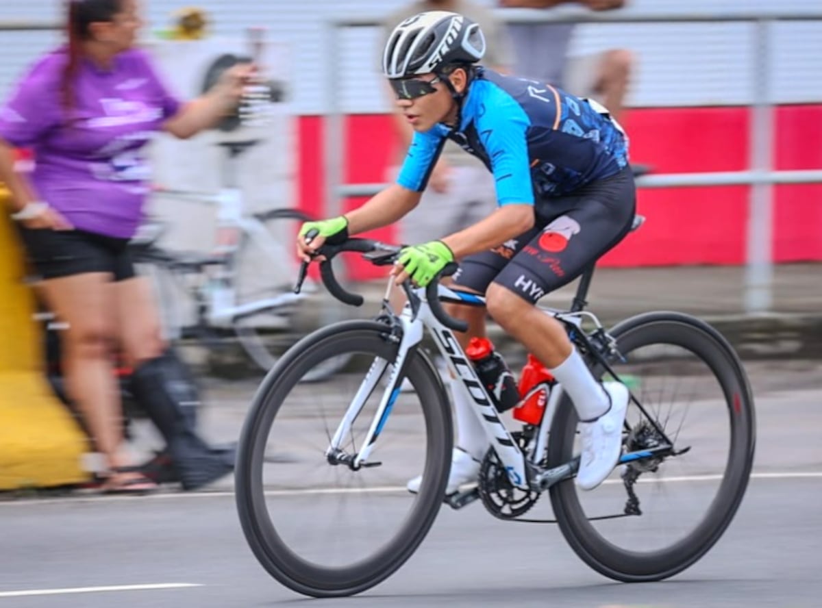¡Pedal a fondo! Jóvenes ciclistas brillan en la Vuelta de la Juventud 2025