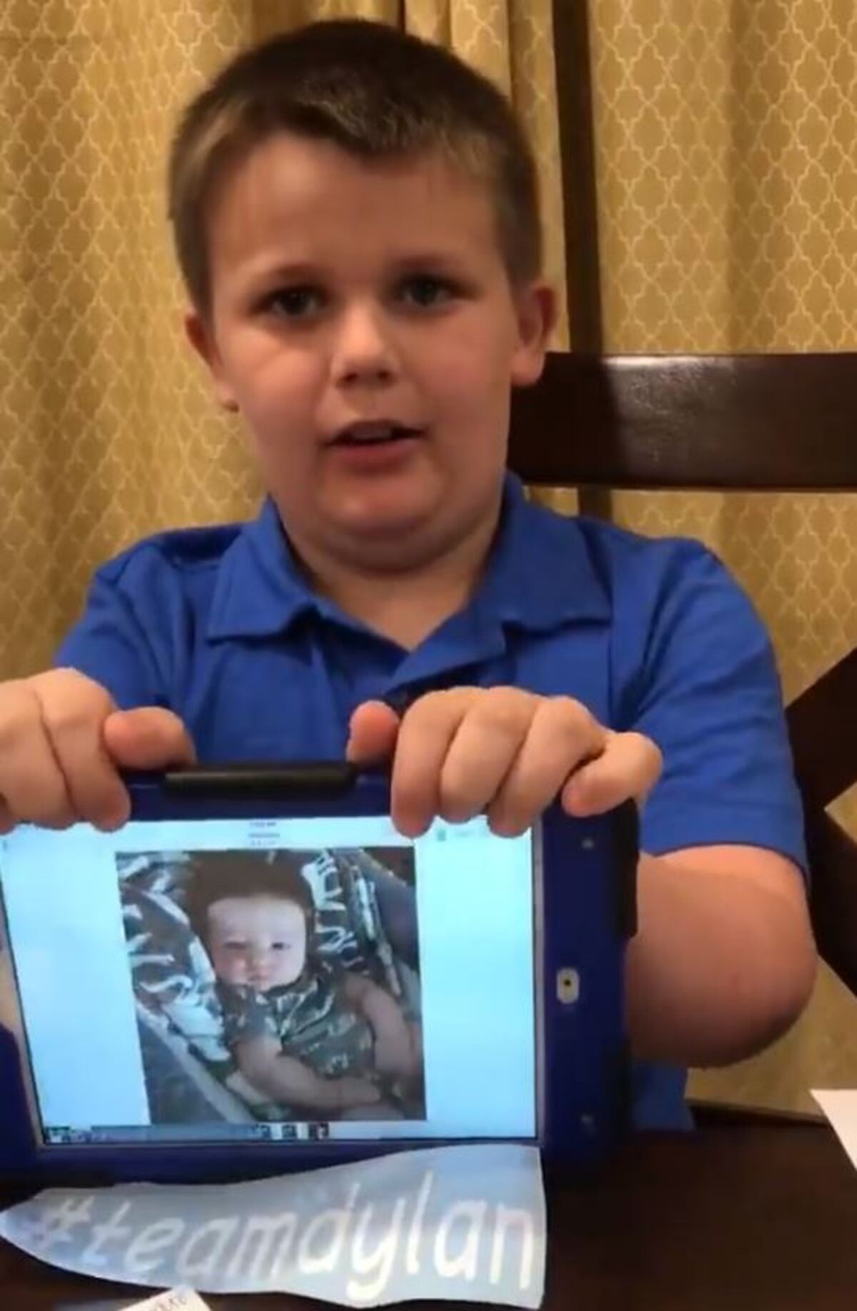 Junta casi seis mil dólares en dos horas para pagar tratamiento de su hermanito