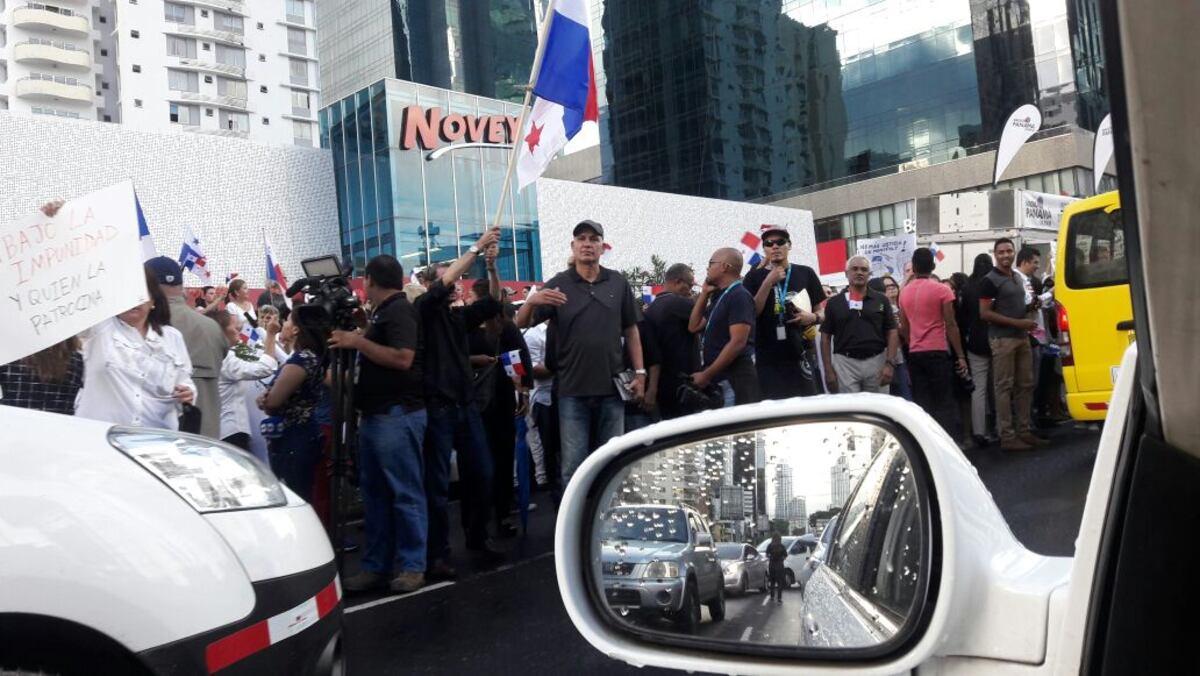¡VEA LO QUE PASÓ, FUEEERTE! Protesta contra la impunidad y la corrupción
