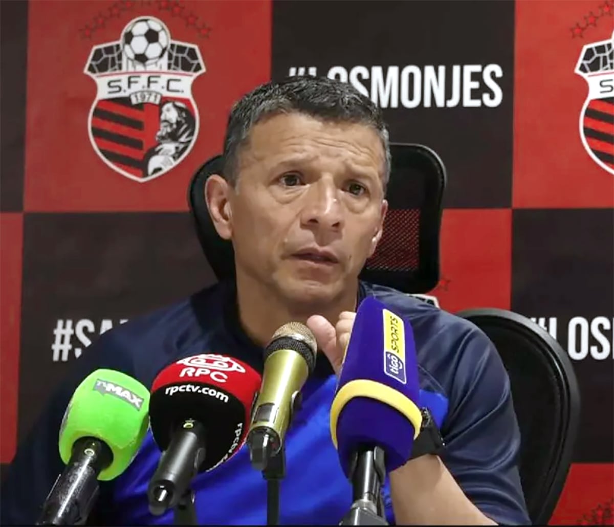 ¡Adiós! Nilton Bernal deja el banquillo del Sanfra tras la goleada en la final