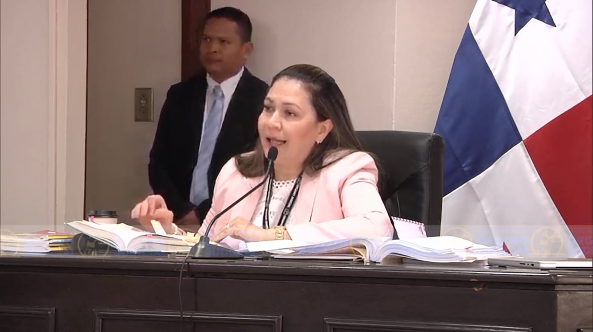 Objeción. La juez puso orden. Regañó a la defensa de Martinelli y rechazó otro intento de suspender el juicio.  Video