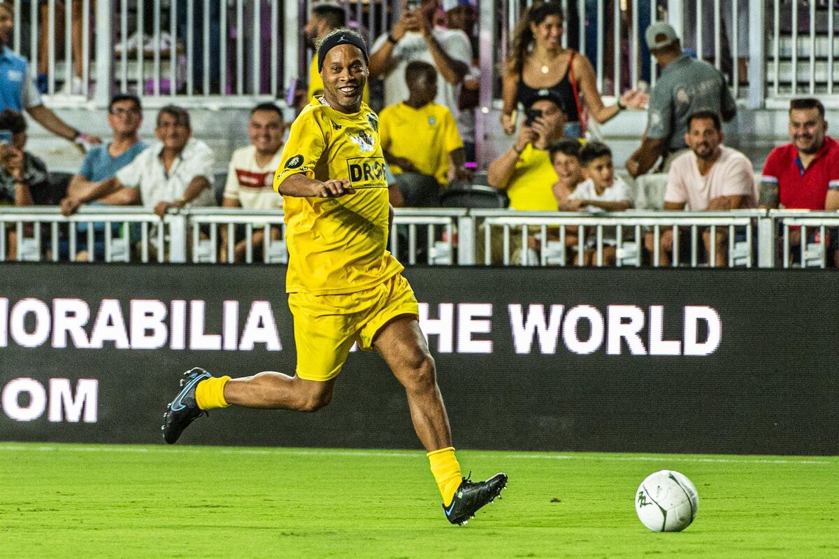 Ronaldinho, Rivaldo, Roberto Carlos, Vinícius y otras estrellas regalaron magia en Miami