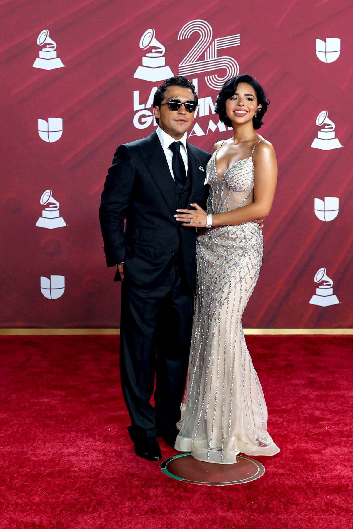 Cristian Nodal enfrenta críticas por no mencionar a Ángela Aguilar en los Latin Grammys: ‘Hablé desde el agotamiento’