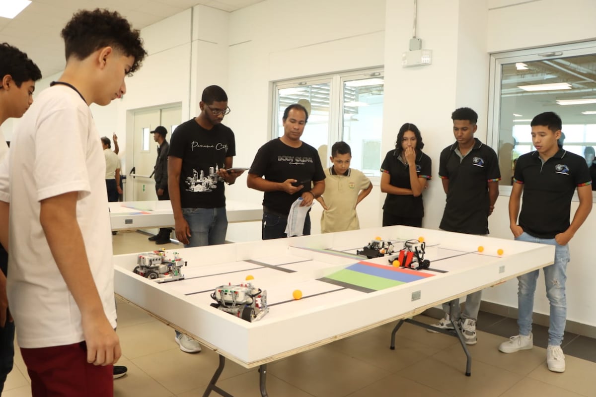 Panamá tiene sus representantes para la Olimpiada Mundial de Robótica