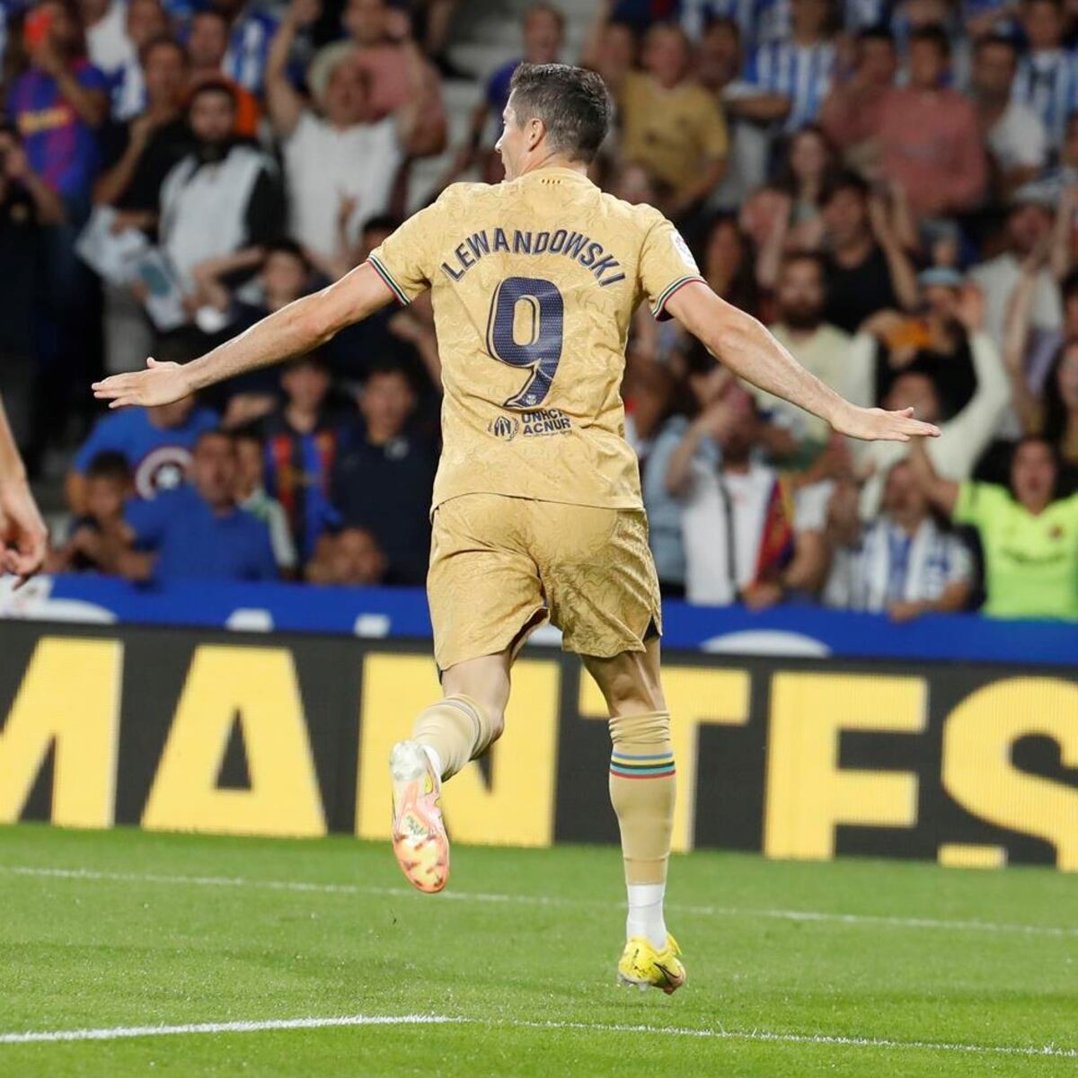Lewandoswki ya da las primeras alegrías al FC Barcelona
