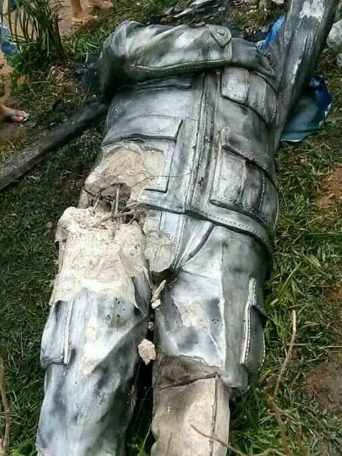 Derriban estatua de Hugo Chávez en Bolivia; fue totalmente destruida