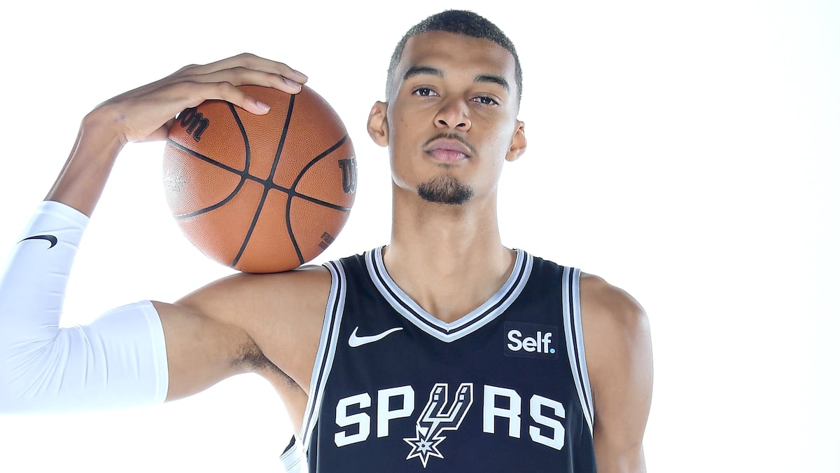 ¡Victor Wembanyama arrasa en la NBA! Se corona como Novato del Año