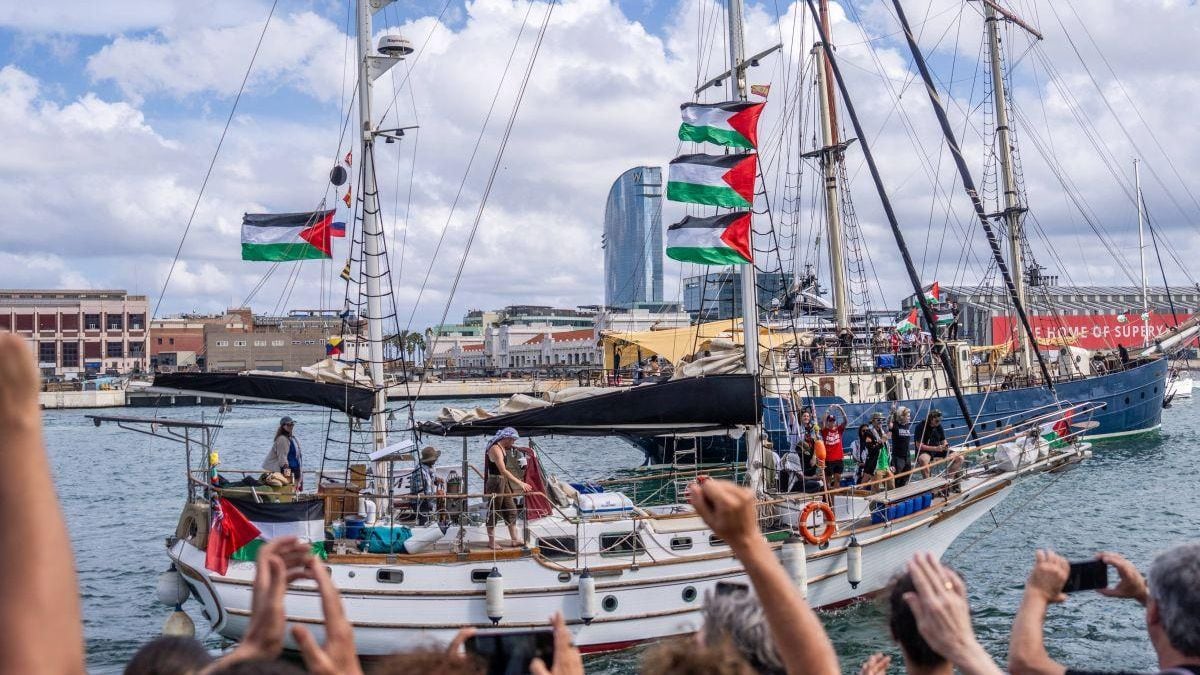 Ada Colau y Greta Thunberg zarpan en la mayor flotilla solidaria hacia Gaza
