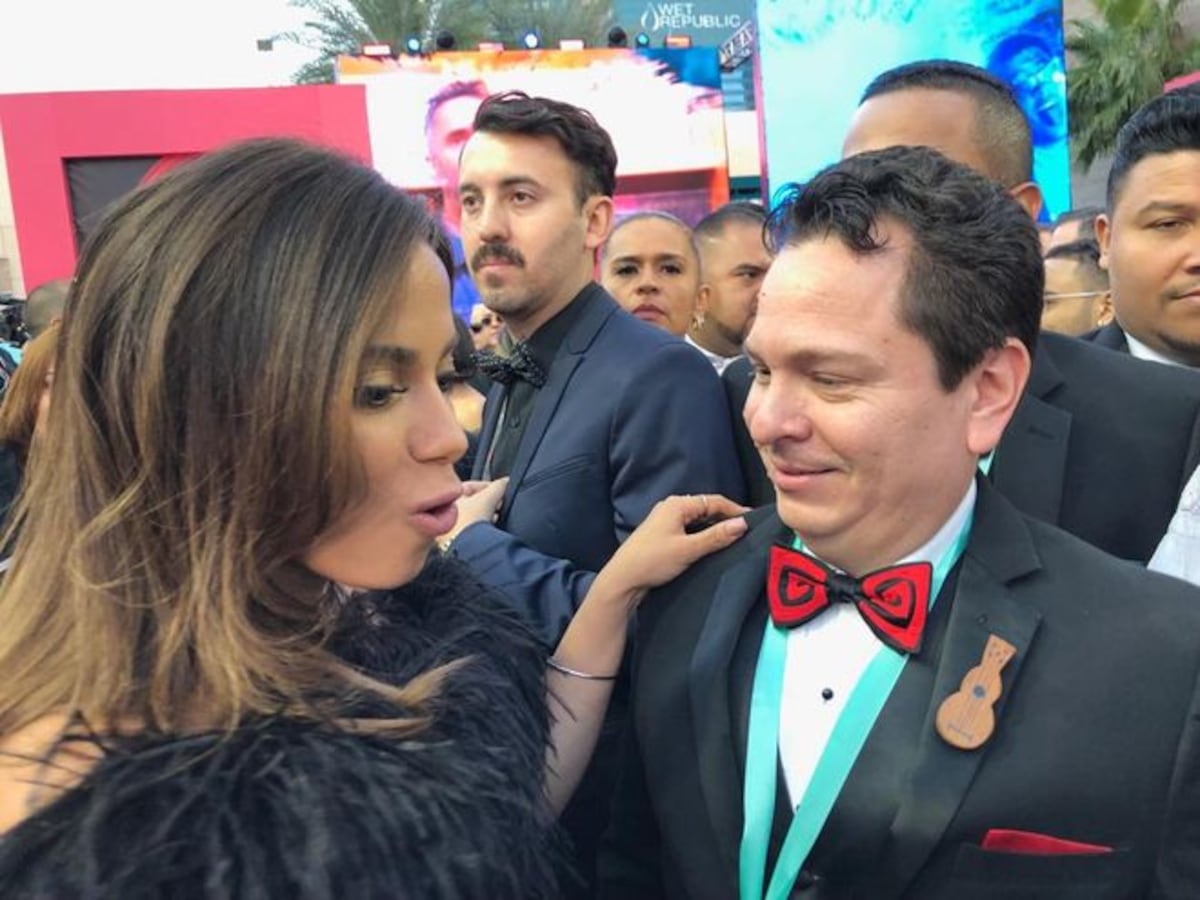 Panameños de Afrodisíaco revelan el secreto de su vestuario en los Grammys.