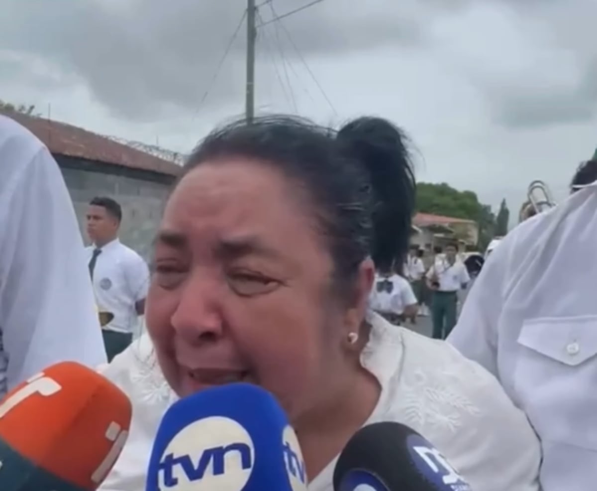 ‘Mi hijo no merecía morir así’: entre lágrimas, la madre de Héctor Sambrano pidió justicia durante su último adiós