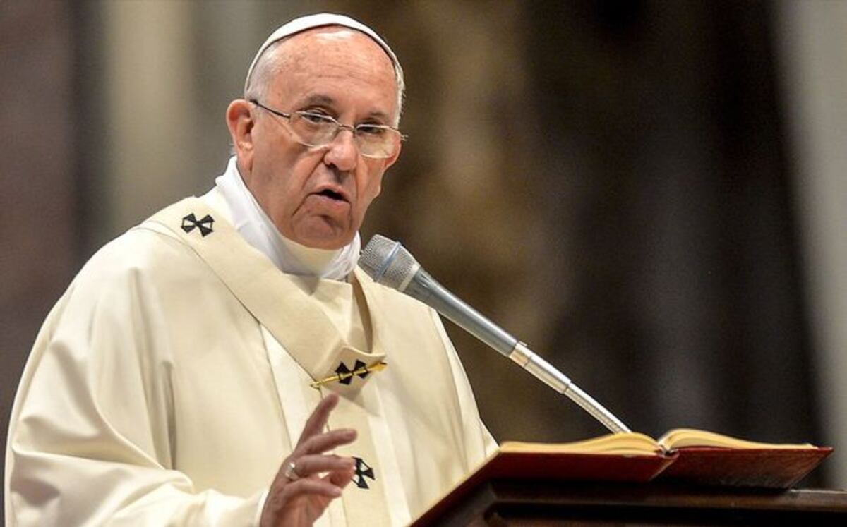 El papa pide a políticos que sean responsables ante desafíos como la migración