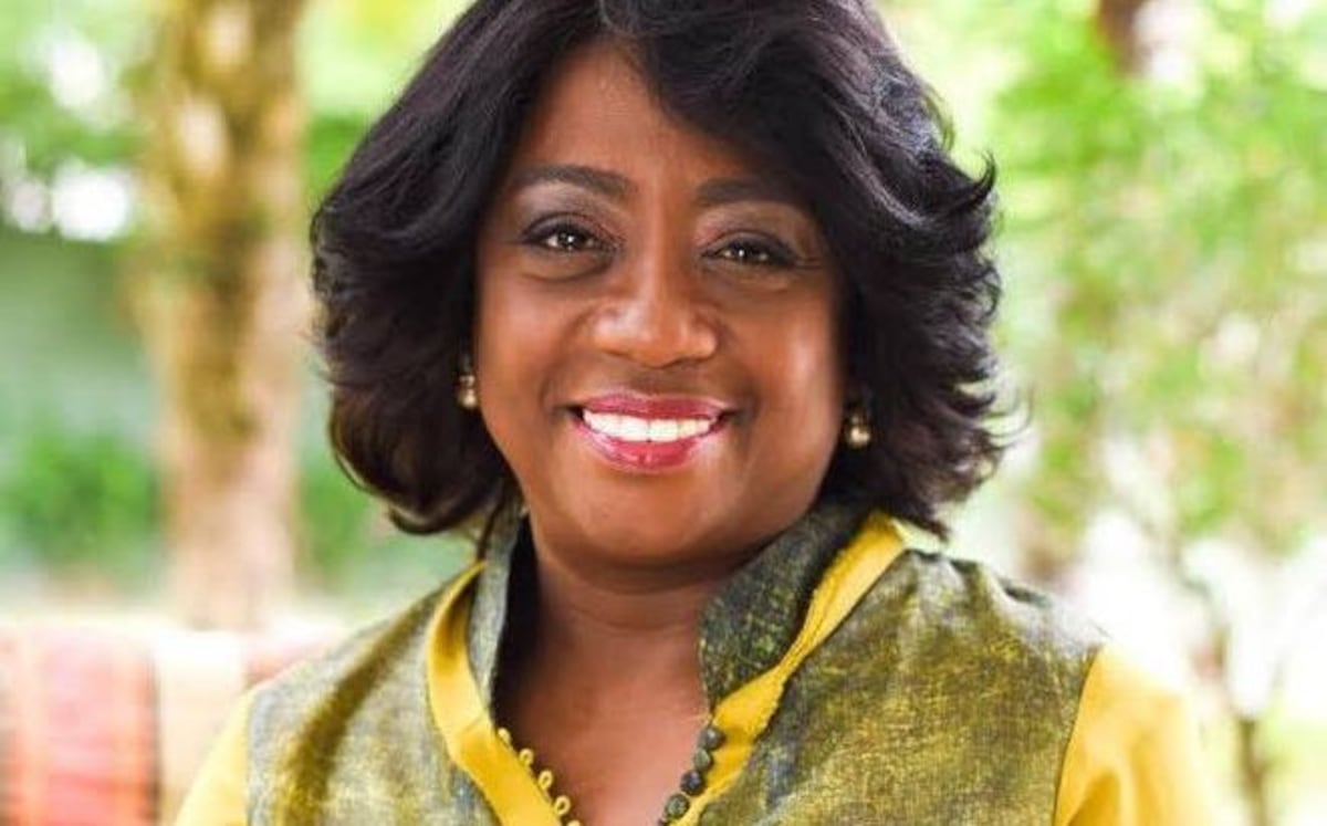 AUCH|Exministra Lucy Molinar advierte que romperá el silencio.Luce nueva imagen