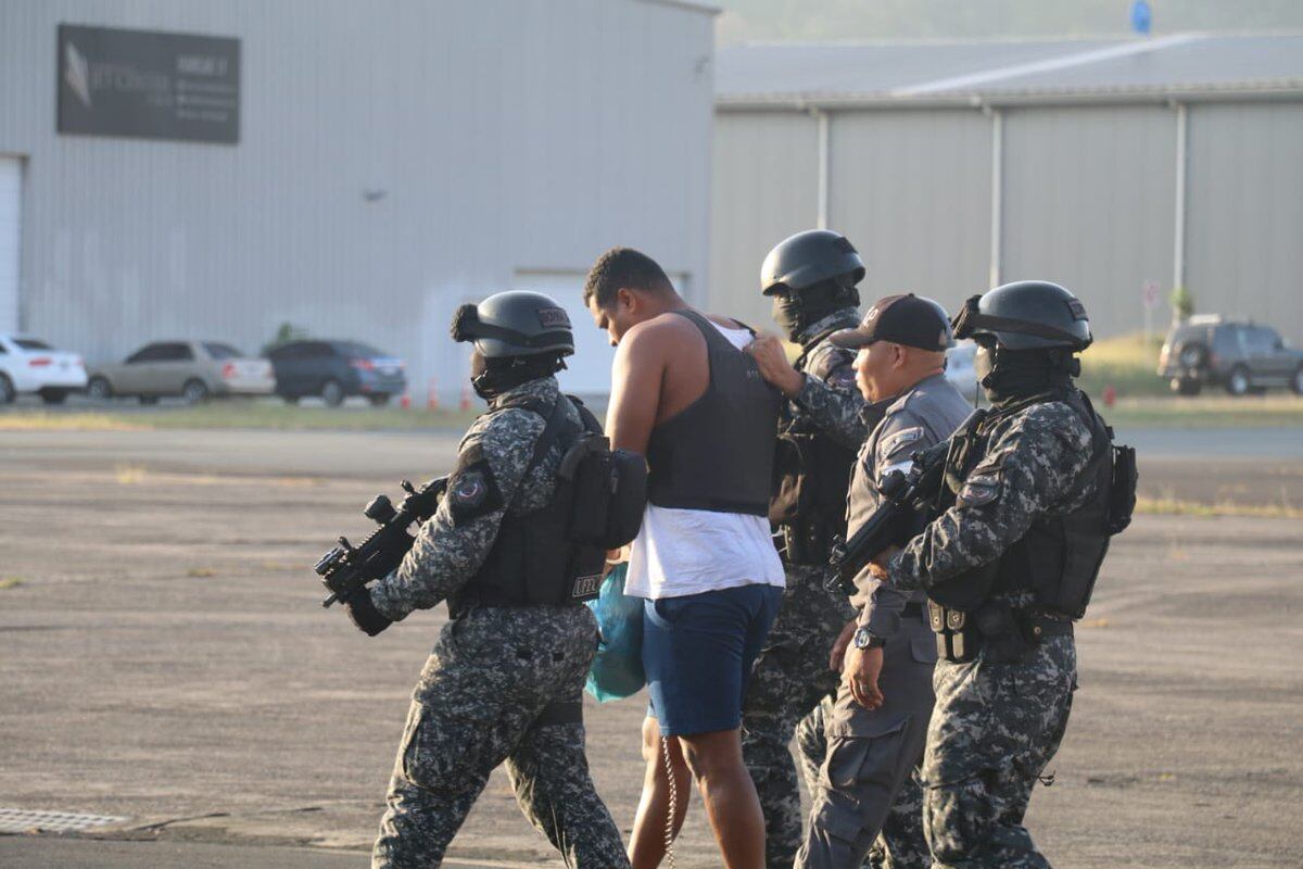 Con fuerte dispositivo trasladan a 'Marshall' a Punta Coco, el más buscado