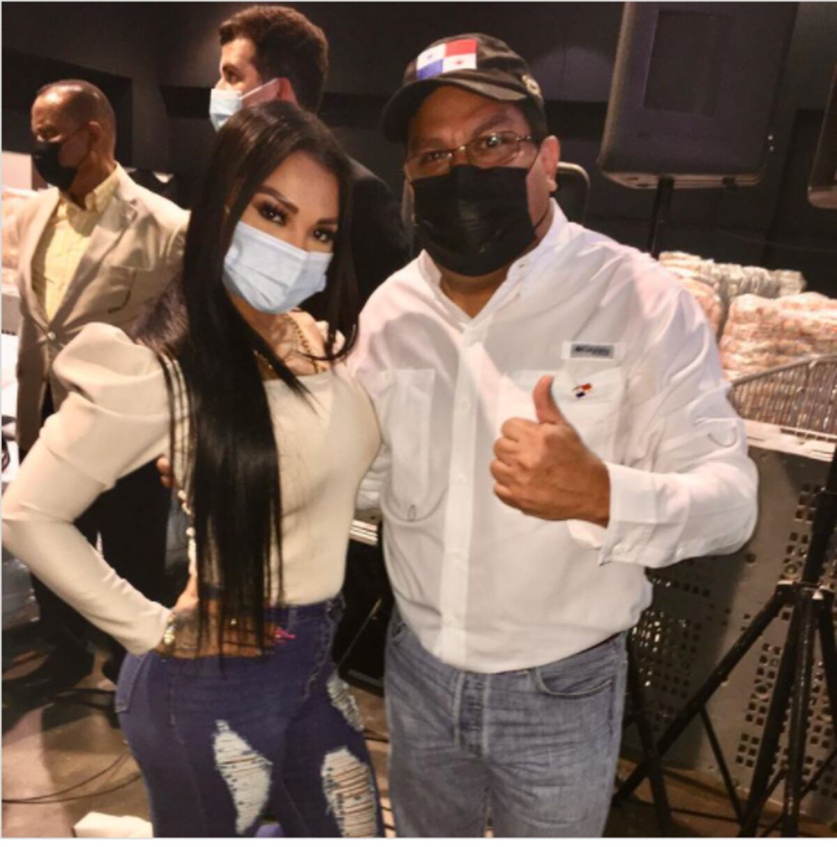 Posaron juntos en Atlapa. Así conoció el Ministro de Cultura a ‘La Cuchita’ Anyuri